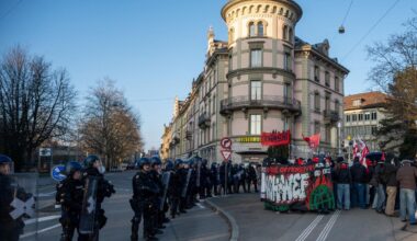 Bern: Anti-WEF-Kundgebung durch die Innenstadt