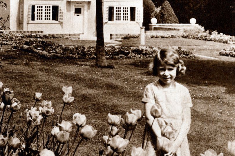 Princess Elizabeth standing outside Y Bwthyn Bach