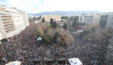 Χιλιάδες κόσμου στις συγκεντρώσεις για τα Τέμπη σε όλη την Ελλάδα