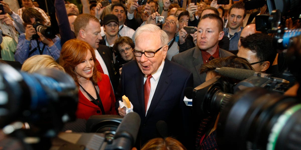 Warren Buffett's Big 2024: Selling Apple, Hoarding Cash, Death Planning