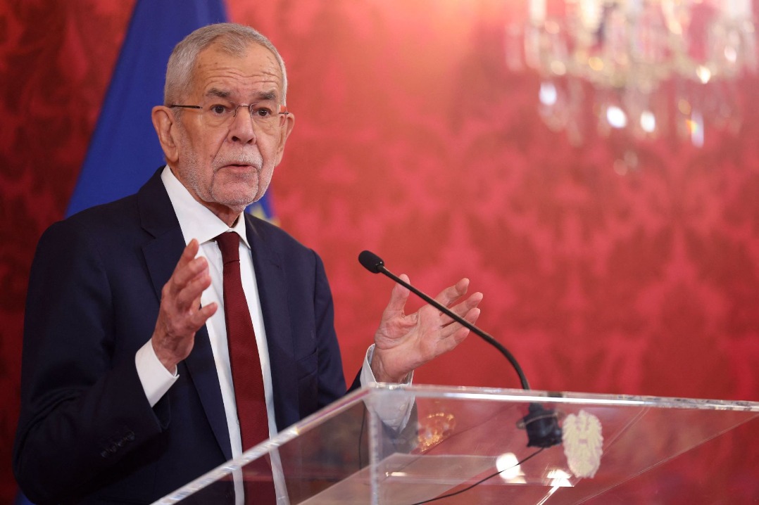 Austrian president to meet Freedom Party leader over gov't formation - World