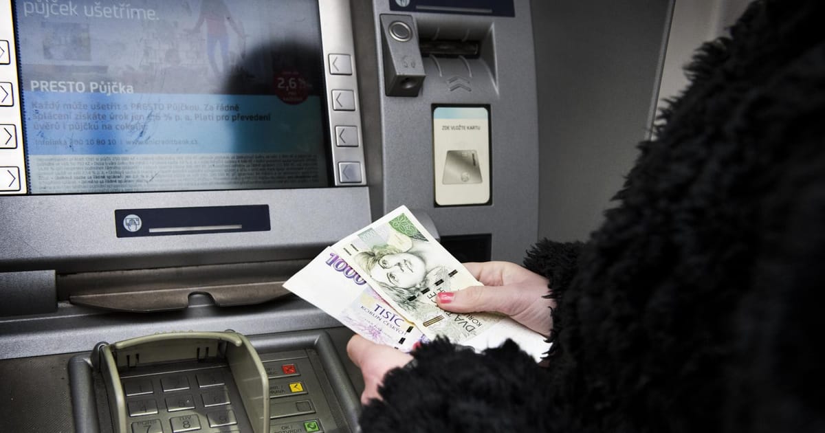 Got a Czech bank account? Gangs target foreigners in Czechia for money laundering