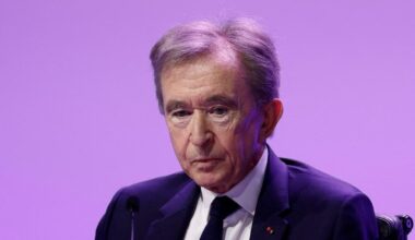 «C’est un peu la douche froide» : Bernard Arnault déplore la hausse prévue des impôts sur les entreprises françaises