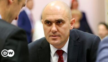 Deputy PM quits over video of him shooting from car – DW – 01/19/2025