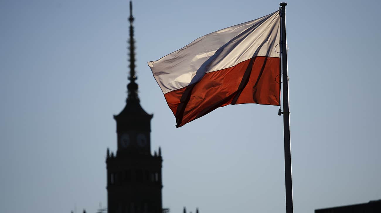 Poland accuses Russia of using darknet to recruit Poles for election interference