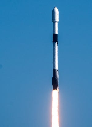 A SpaceX Falcon 9 rocket lifts off from pad 39A at Kennedy Space Center, FL, Thursday, December 5, 2024. The rocket is carrying the Sirius SXM-9 telecommunications satellite. Craig Bailey/FLORIDA TODAY via USA TODAY NETWORK