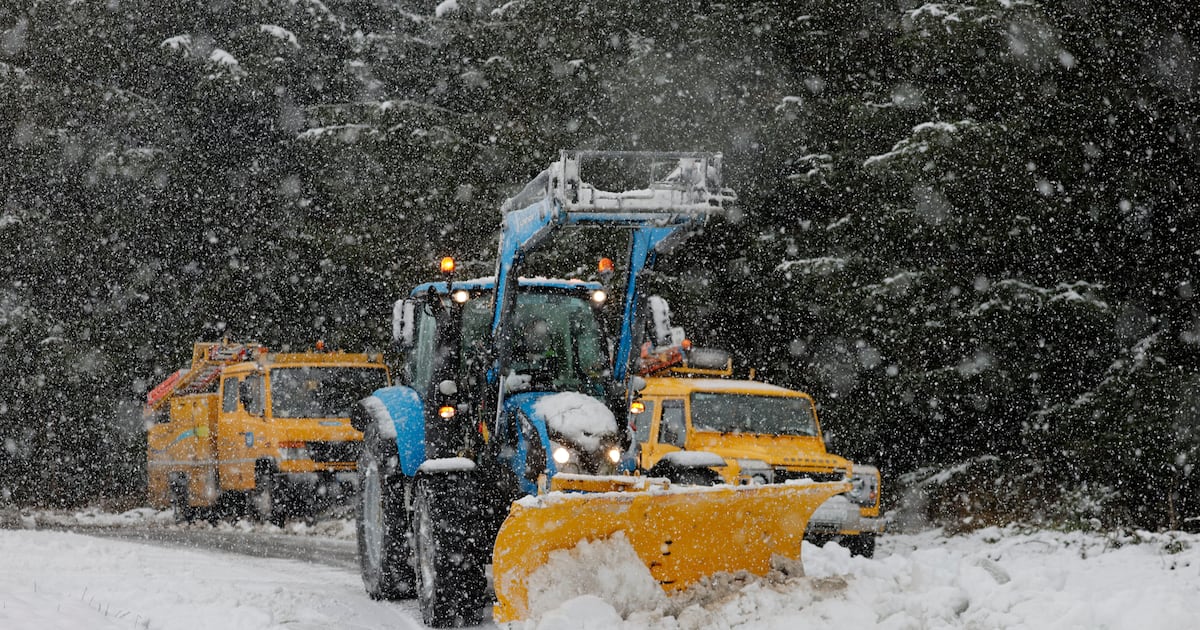 41,000 without power, 40,000 without water, some schools closed as cold snap set to last until Friday – The Irish Times