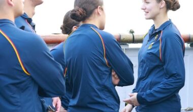 The Princess of Asturias participates, as a first-class midshipman, in various seamanship training and manoeuvring activities, including mast climbing, on the training ship “Juan Sebastián de Elcano”.