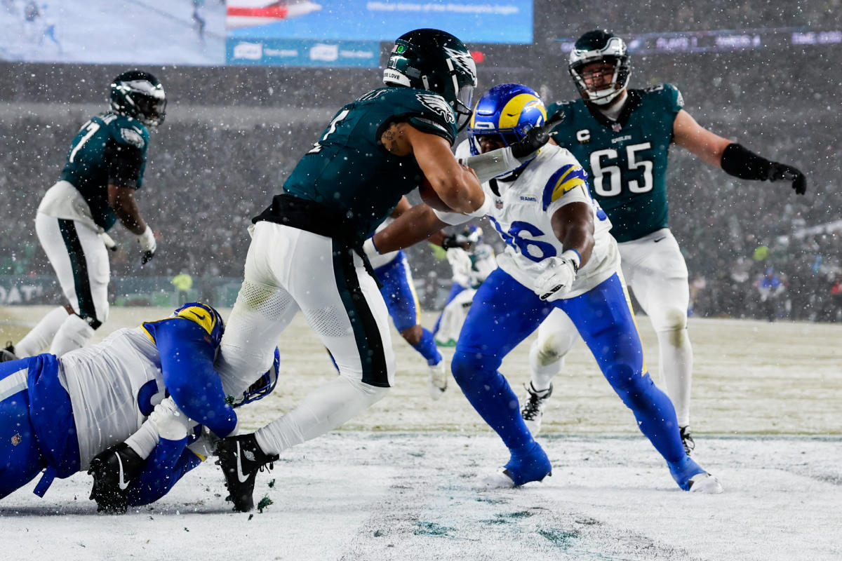 Rams vs. Eagles score, live updates: Philadelphia, Los Angeles face off in snowy divisional round playoff battle