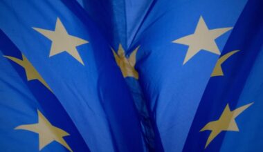 EU Commission plans to slash red tape to boost economy in draft bill