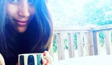 The actress inadvertently dropped another hint about her rumoured relationship with the Prince by posting a photo in which she is wearing a blue and white bracelet almost identical to one sported by the royal back in 2016