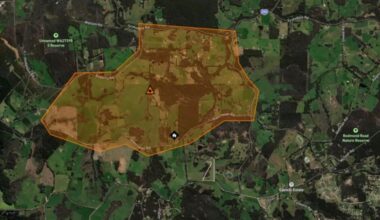 Scotsdale bushfire: Watch and act alert issued for out of control blaze near Denmark, water bombers sent in