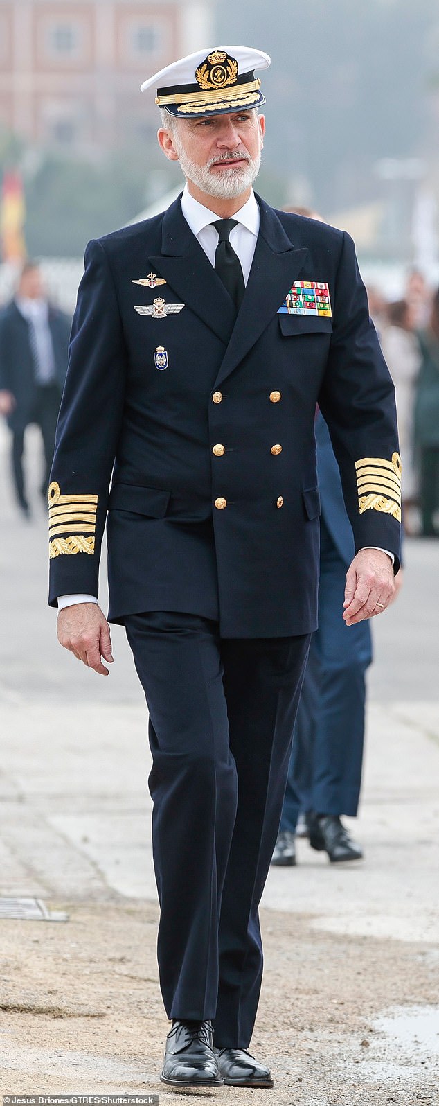 The tallest monarch in the world is King Felipe VI of Spain who stands at 6ft 5' tall (1.97m), according to the Guinness World Records official site