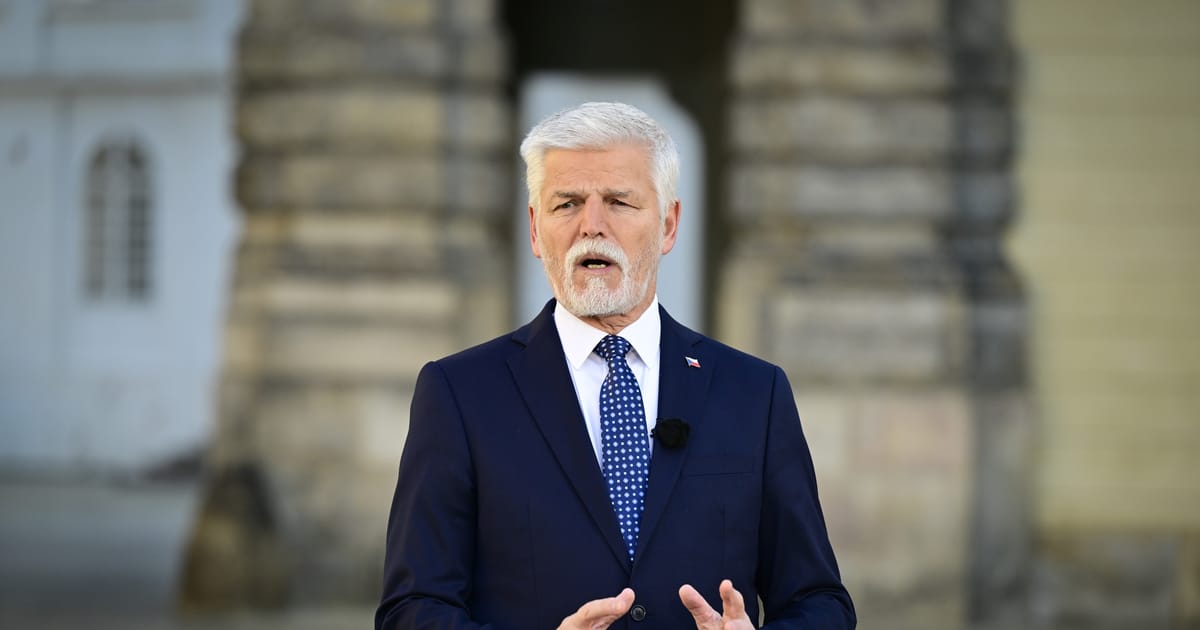 President Pavel urges Czechs to have confidence in the future and not be swayed by populists