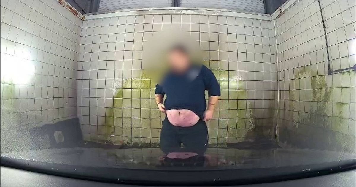 Man picked up Mercedes from garage only to be left mortified by dashcam footage
