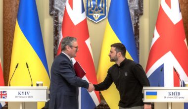 What has the UK promised Ukraine in Starmer’s 100-year deal? | Russia-Ukraine war News