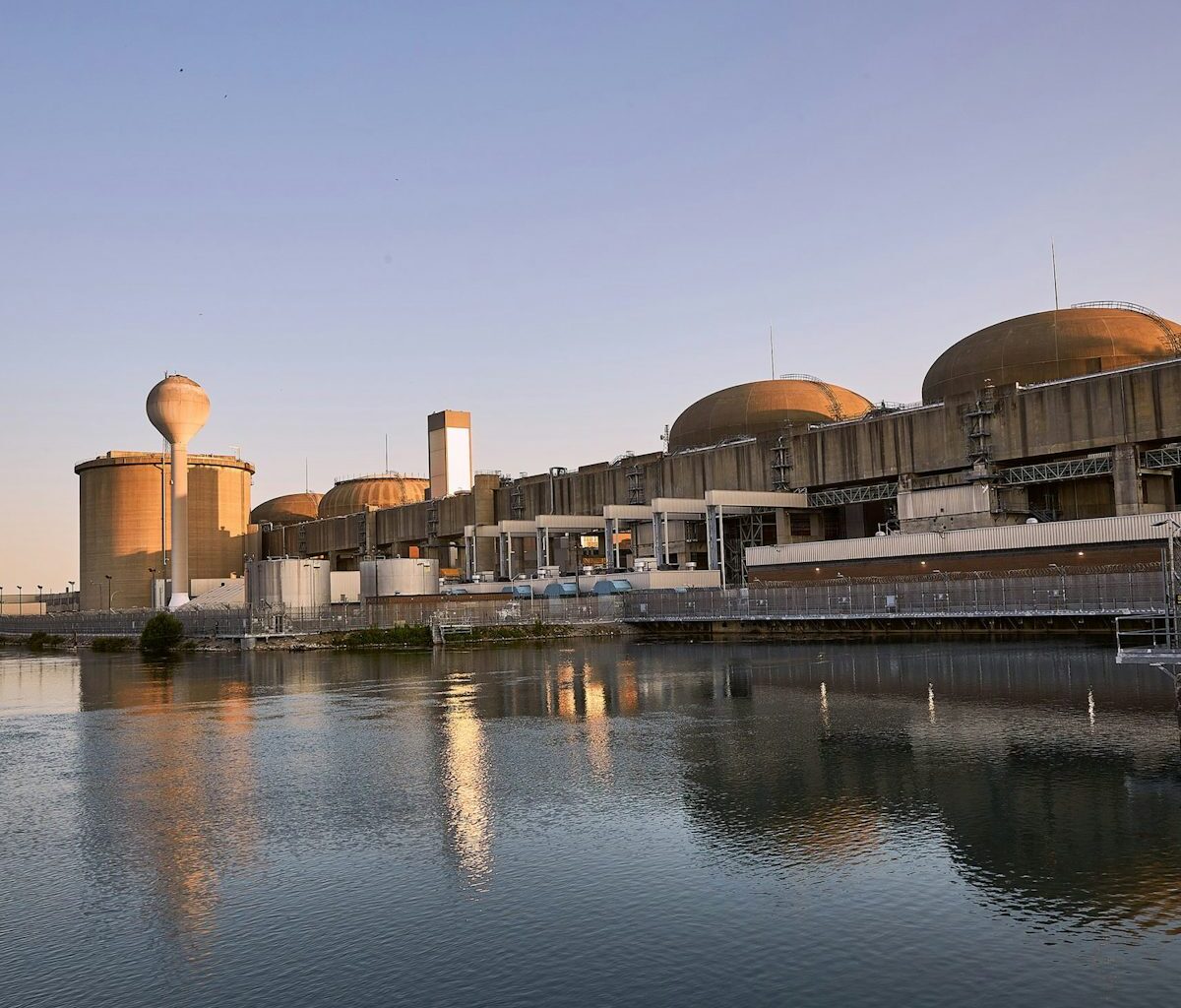 Canada / Pickering-4 Nuclear Plant In Ontario Permanently Shut Down
