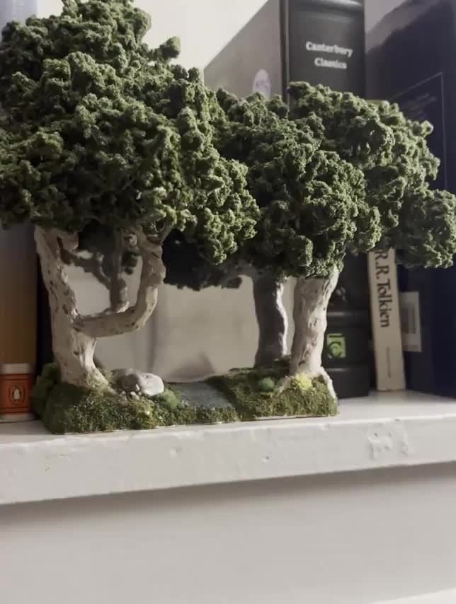 Hey /r/northernireland! I'm back with another landmark diorama inspired by the Dark Hedges.