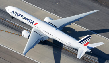 An Air France 777 on the runway.