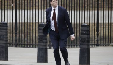 Olly Robbins, scourge of the Brexiteers, back in UK government – POLITICO