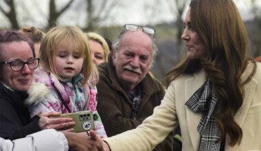 Kate Middleton Stops Royal Convoy to Speak to Young Girl Calling Out ‘Hello Princess!’