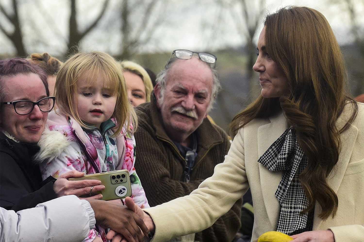 Kate Middleton Stops Royal Convoy to Speak to Young Girl Calling Out ‘Hello Princess!’