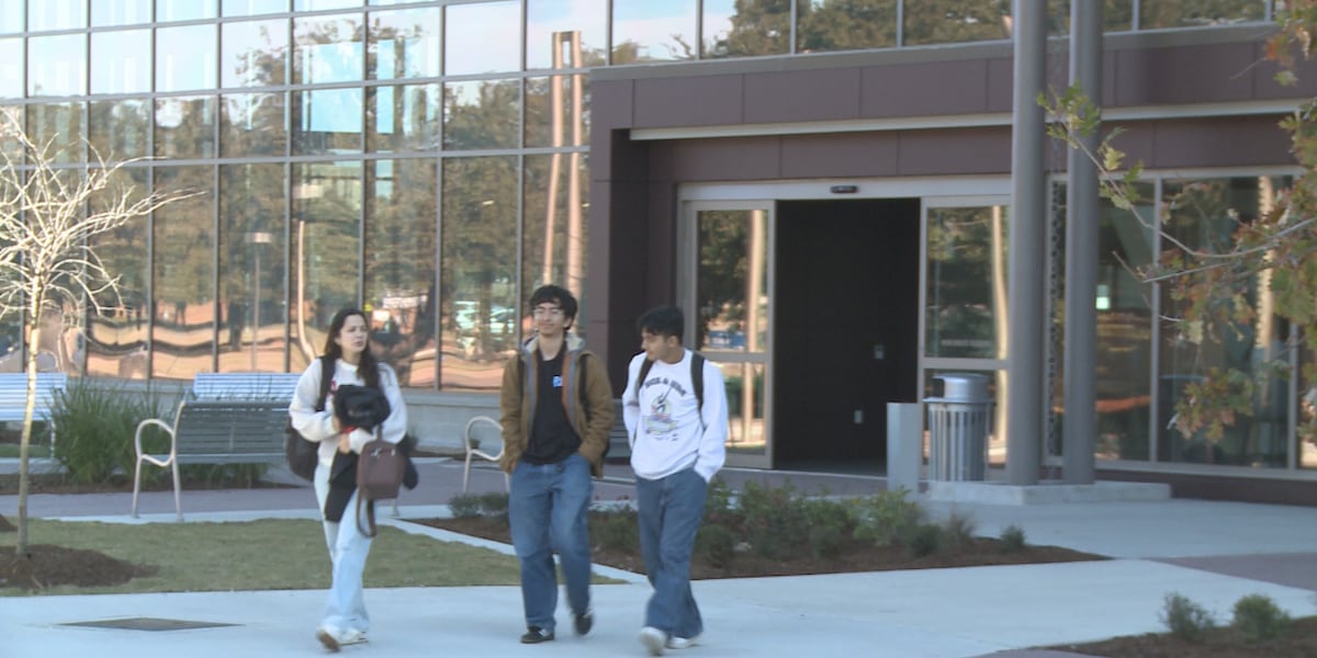 New ‘Wayne Roberts ‘85′ building encourages student collaboration at A&M Mays Business School
