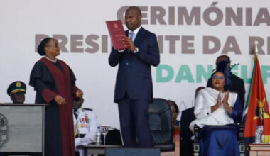 Mozambique: Daniel Chapo président / La Russie pilonne l'Ukraine / Mayotte sinistrée...