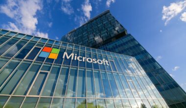 Microsoft to Invest $80 Billion in AI-Focused Data Centers