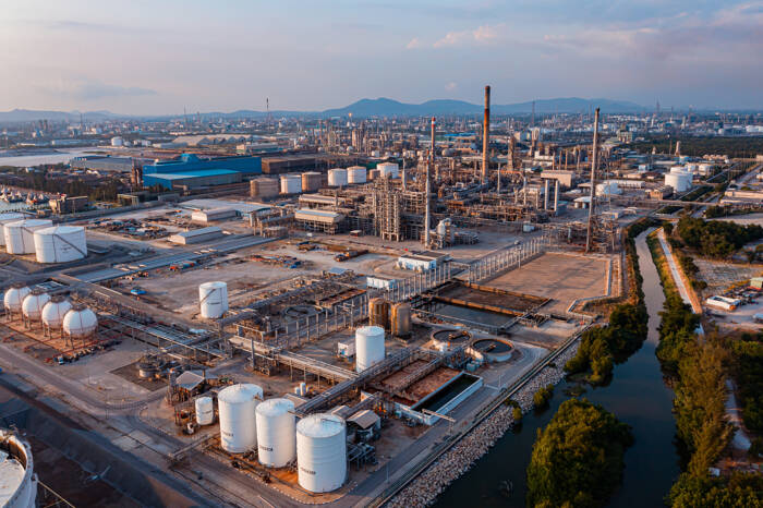 Oil, Natural Gas, USD/CAD Analysis As Inventory Data Fuels Bearish Sentiment