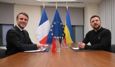 Guerre en Ukraine : Zelensky dit avoir discuté avec Macron du “déploiement de contingents” étrangers