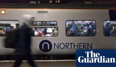 UK rail firms urged to issue ‘yellow card’ warnings instead of penalty