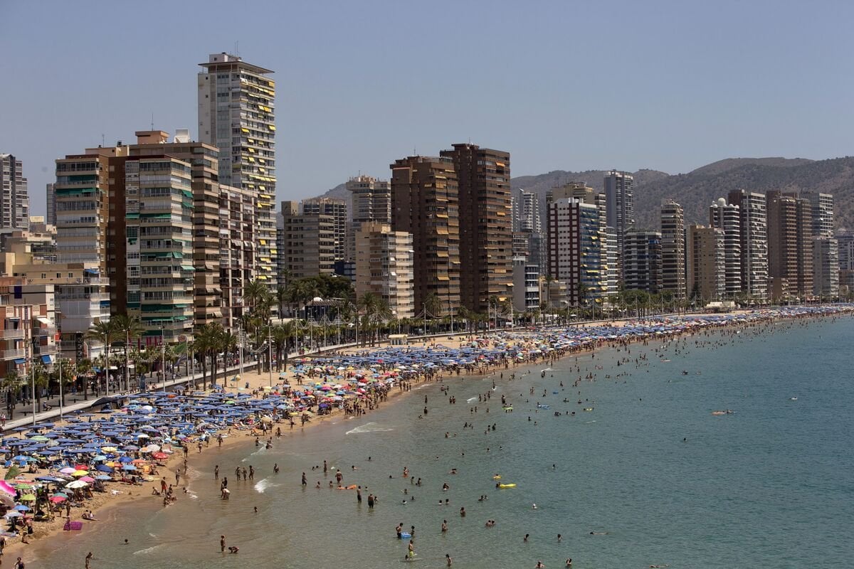 UK Home Buyers to Face 100% Tax in Spain Under Sanchez Plan