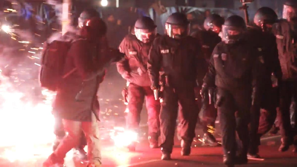 Silvester in Berlin: Vornamen von Festgenommenen durchgestochen – Polizei ermittelt intern