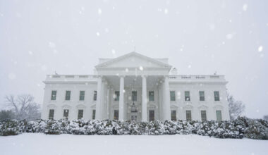 Federal offices in DC region open on time on Wednesday