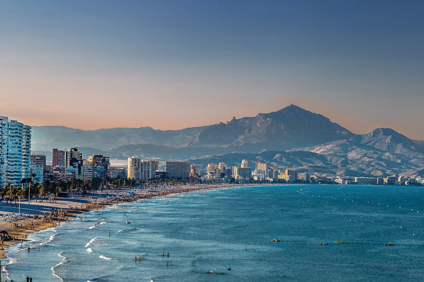Alicante Two-Year Ban on Holiday Rentals: Addressing Overtourism and Sustainability in Spain’s Most Popular Tourist Destinations