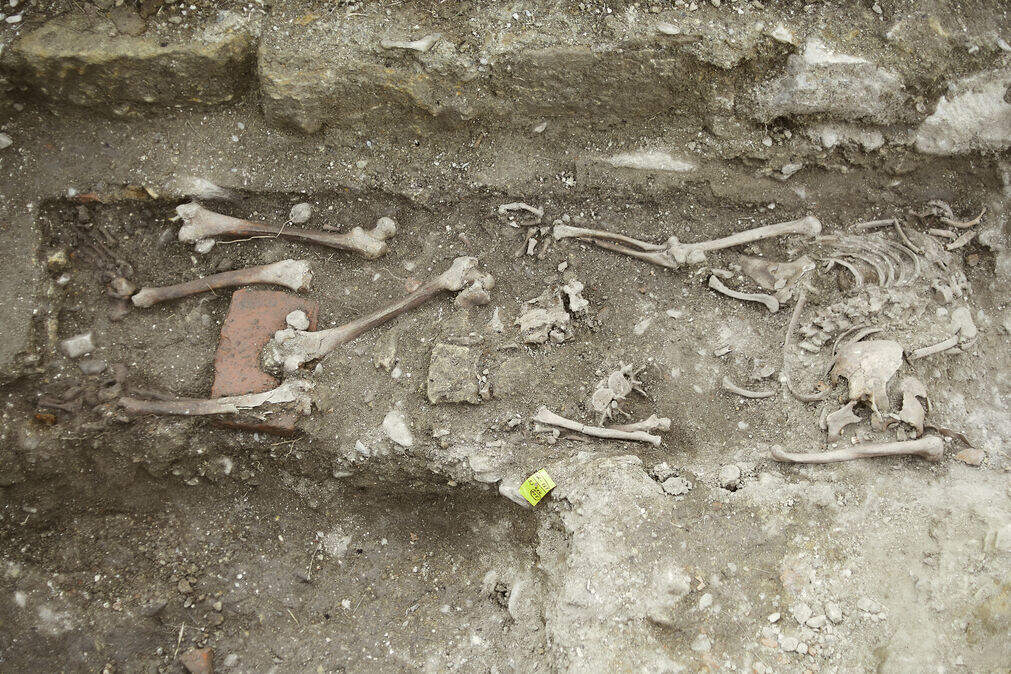 The unusual position of the deceased in the grave Credit: Milica Nikolić
