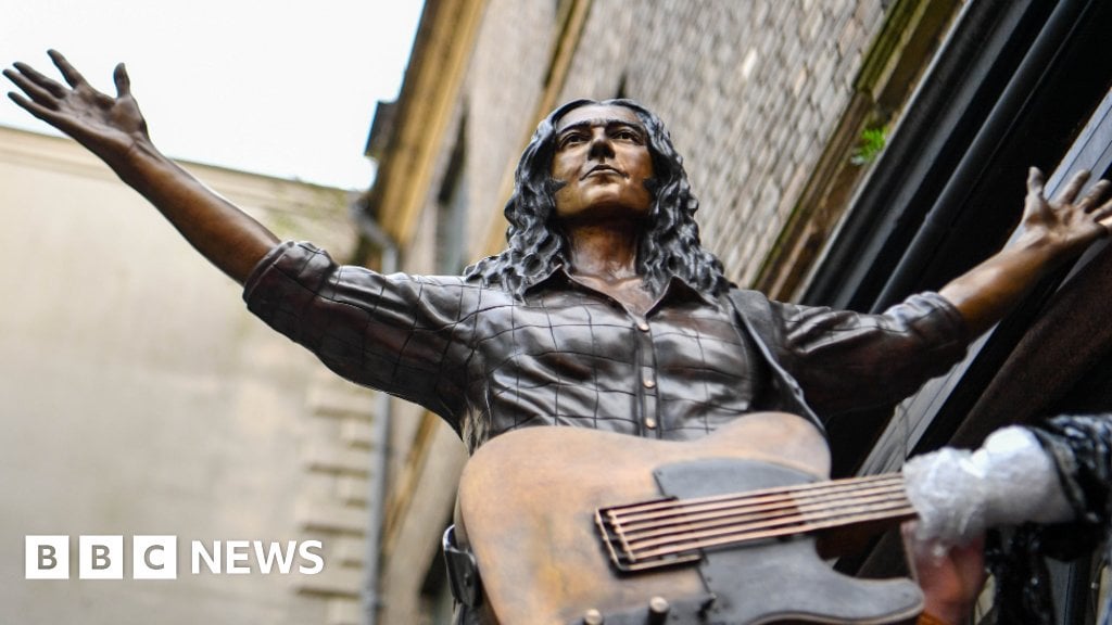 Rory Gallagher statue a 'fitting tribute' to 'celebrate' memory