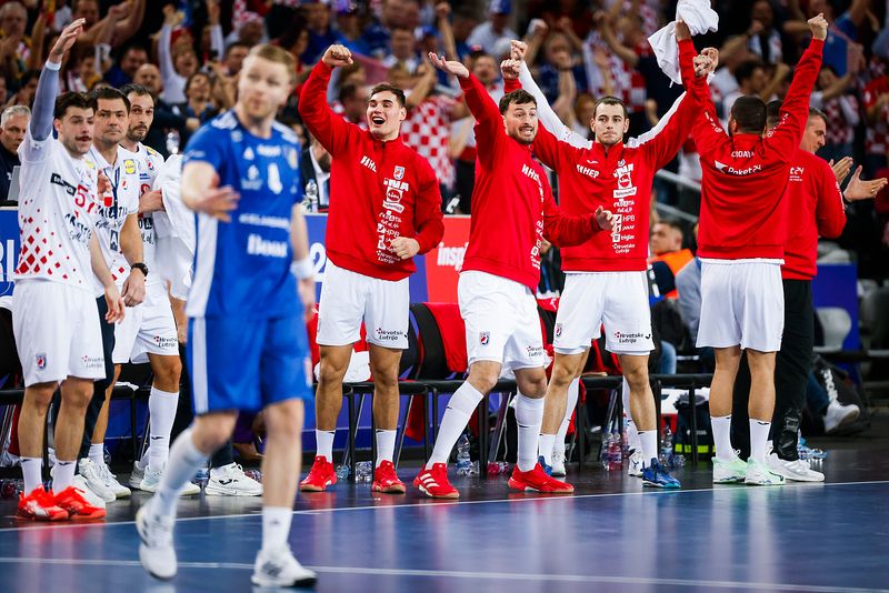 Croatia Dominates Iceland to Stay in the Hunt for Quarterfinals
