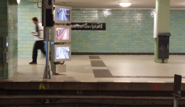 Tödlicher Unfall eines Rollstuhlfahrers in Berliner U-Bahn Videos zeigen den Hergang des Vorfalls vom Samstagabend - Tagesspiegel