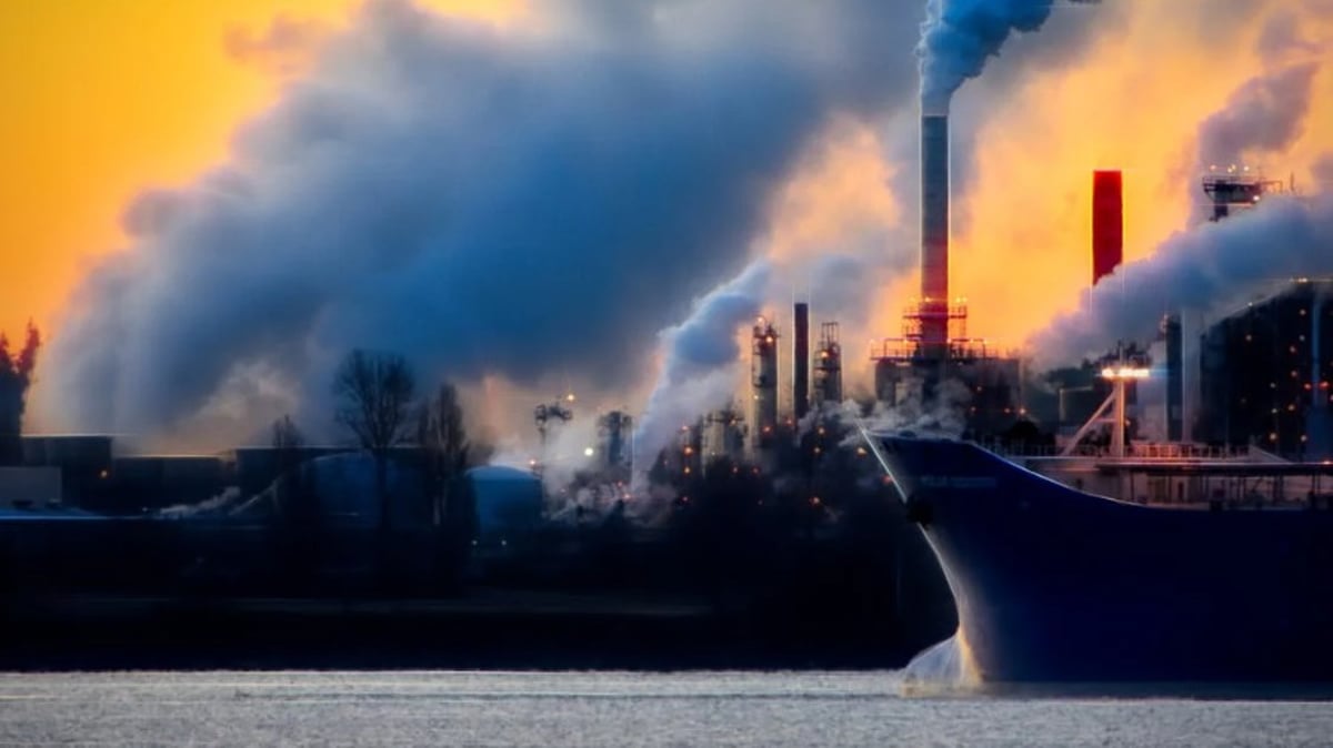 Shipbrokers says European Union's cleaner marine fuel rules are inflationary