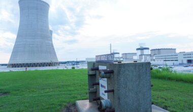 Biden team offers nuclear path to hydrogen tax credit
