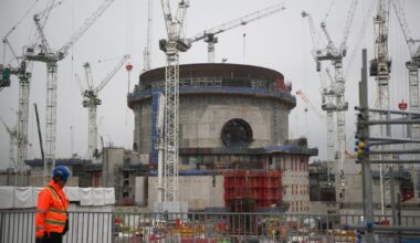 UK Will Explore Nuclear Power for New AI Data Center Plan