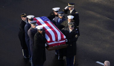 Rakva s pozostatkami amerického exprezidenta Cartera dorazila do Washingtonu - Svet - Správy