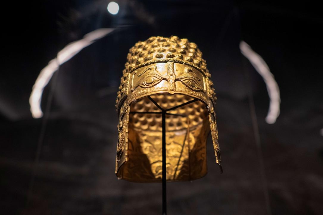 Famous Helmet of Coțofenești, other pieces from exhibition on Romania’s Dacian treasures stolen from Dutch museum