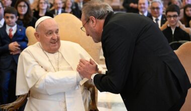 Pope to Knights of Malta: Jesus accompanies you on path of generosity