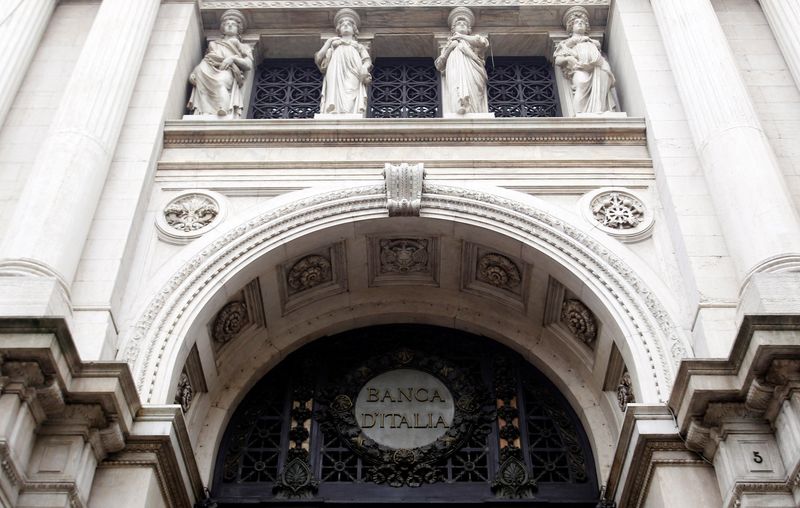 Italy's public debt tops 3 trillion euros, highest on record
