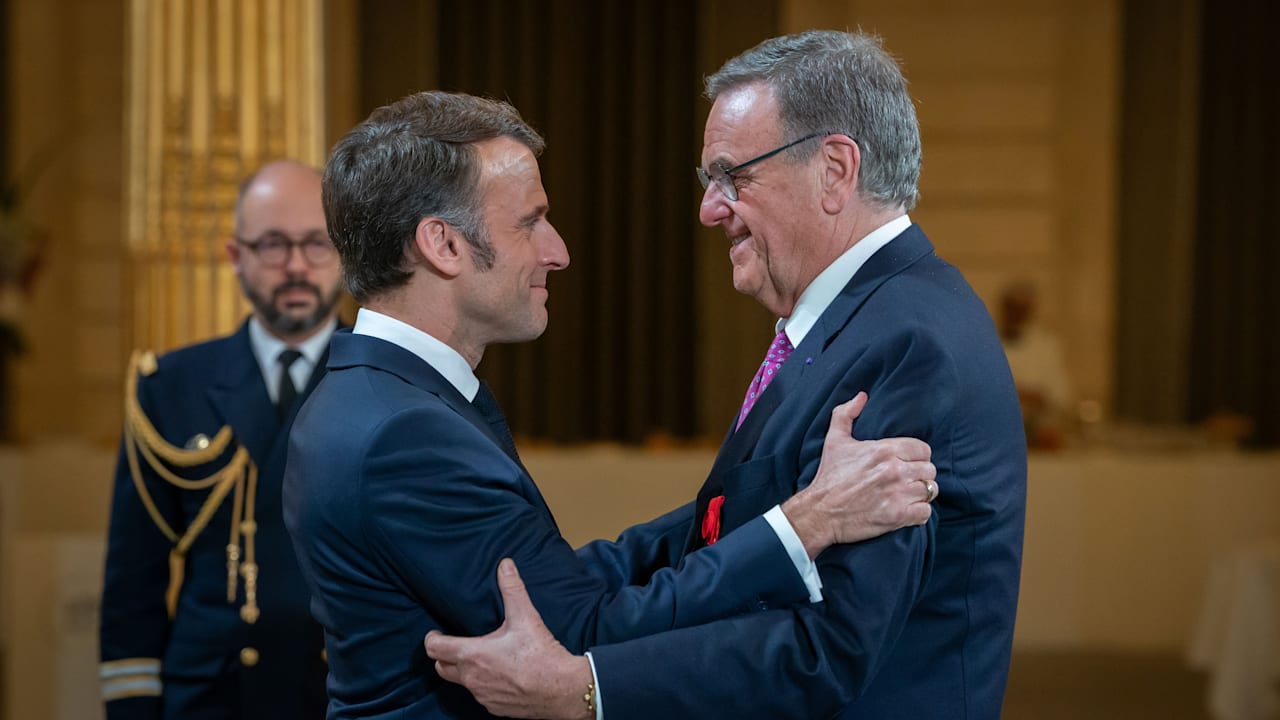 Rust: Macron macht Europa-Park-Chef zum Ehrenlegionär Frankreichs | Regional
