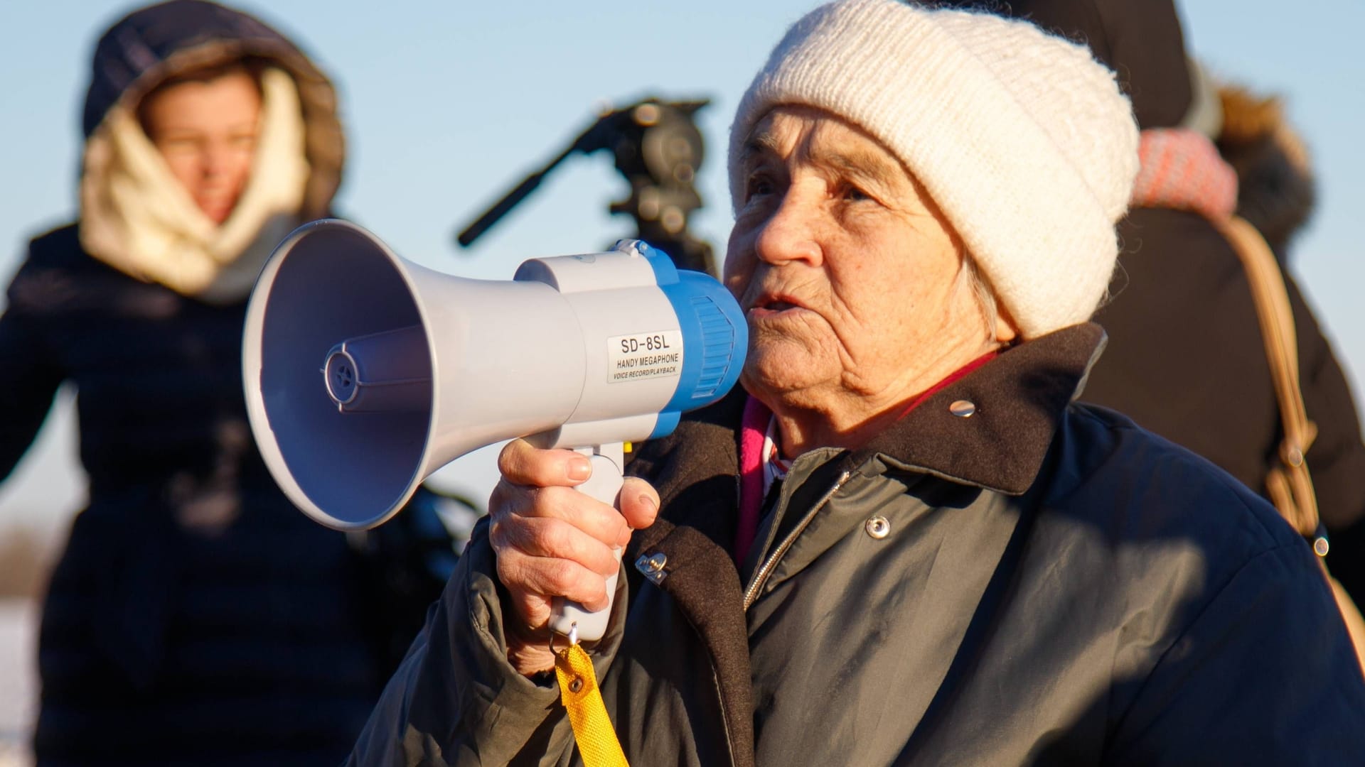 Eine Frau protestiert in Transnistrien gegen die durch die Republik Moldau erlassenen Zollbeschränkungen. Eine Frau protestiert in Transnistrien gegen die durch die Republik Moldau erlassenen Zollbeschränkungen.