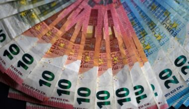 Das Geldvermögen der Menschen in Deutschland ist im vergangenen Jahr erneut gewachsen. Wie eine Studie der DZ Bank in Frankfurt am Main zeigt, kletterte das Vermögen der privaten Haushalte um sechs Prozent auf nunmehr rund 9,3 Billionen Euro. (INA FASSBENDER)